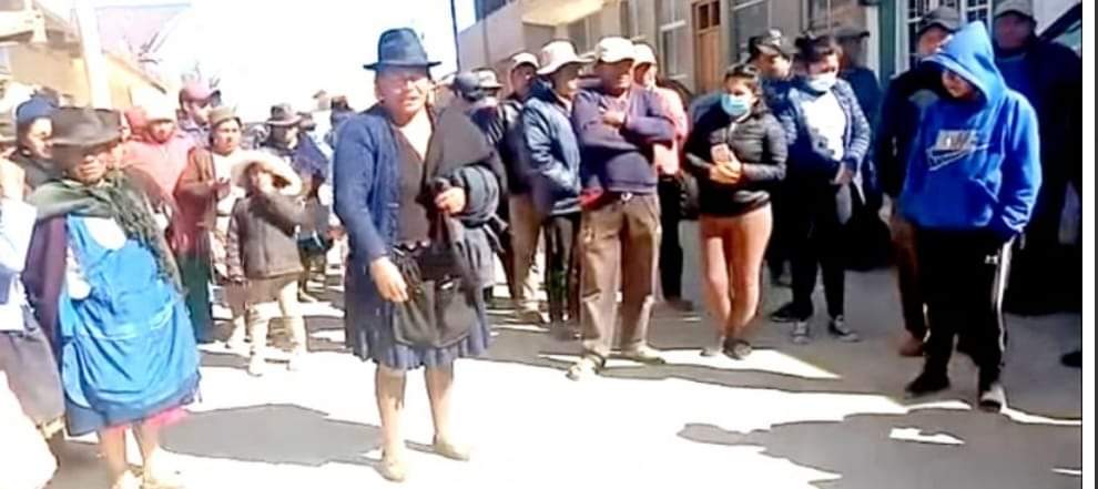 Agresor de mujer acaba muerto en celdas policiales en Villa Charcas