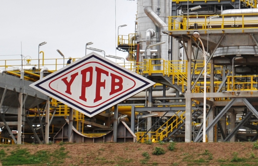 Montes apoya inversión petrolera de YPFB para descubrir nuevos pozos