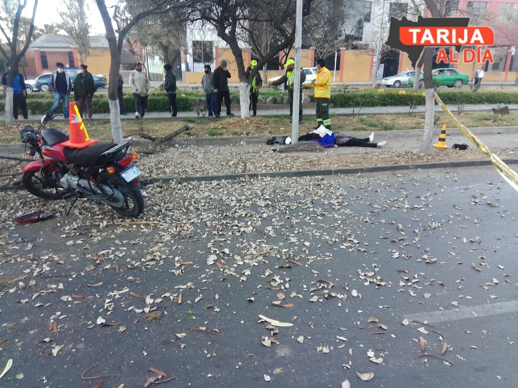 Tarija: Mujer pierde la vida al perder el control de su moto y se investiga si estaba en estado de ebriedad