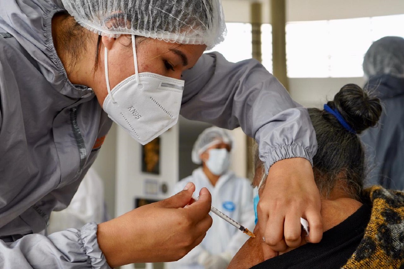 Salud: Tarija comanda vacunación anticovid en primera dosis con 63% y en segunda con 43%
