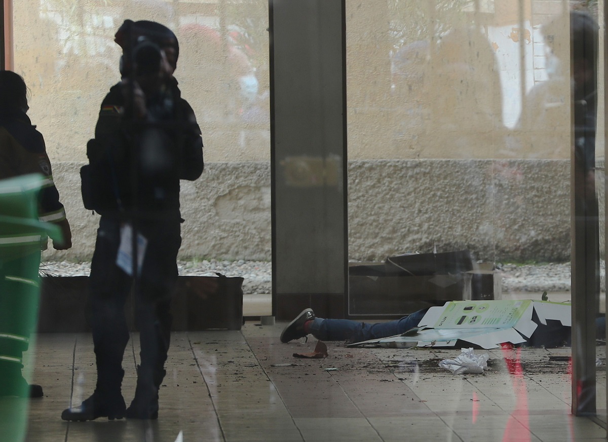 Mujer albañil muere tras caer del séptimo piso de un edificio en construcción en La Paz
