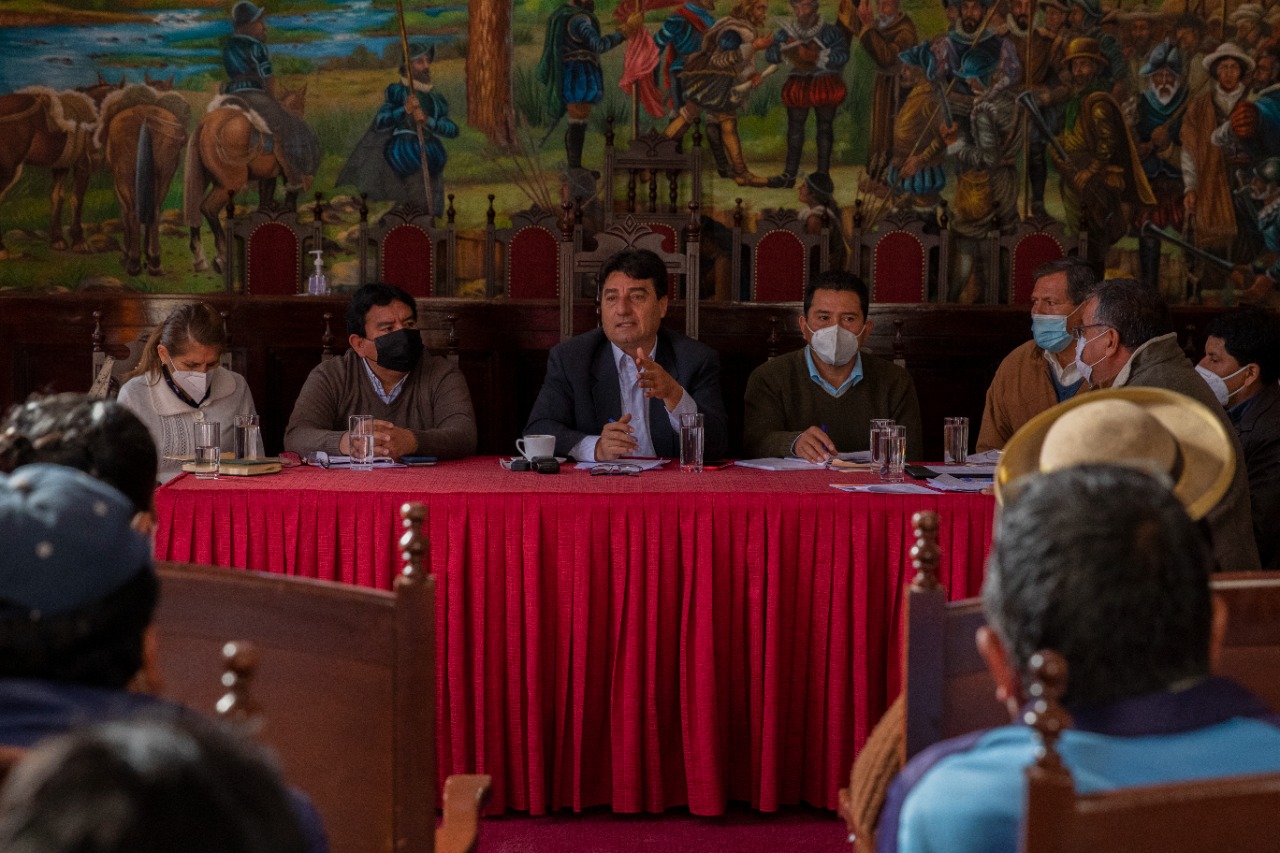 Alcaldía priorizará proyectos de agua potable, salud y educación en comunidades de la subcentral de Santa Ana