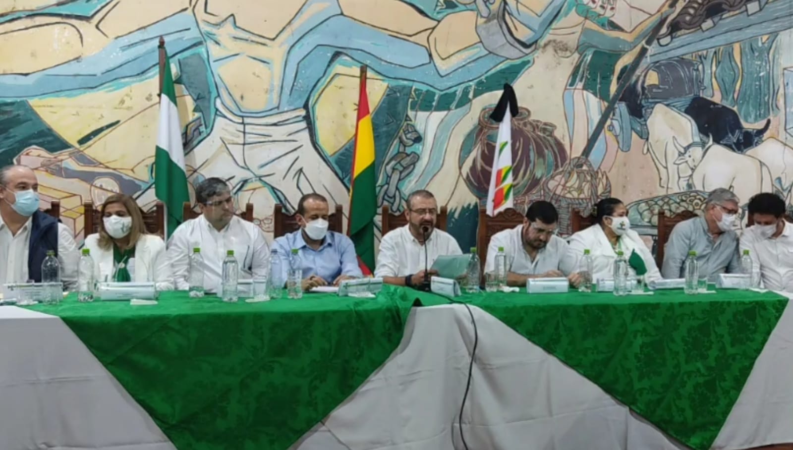 Asamblea de la Cruceñidad decide rearticular el movimiento cívico nacional y convoca a una marcha