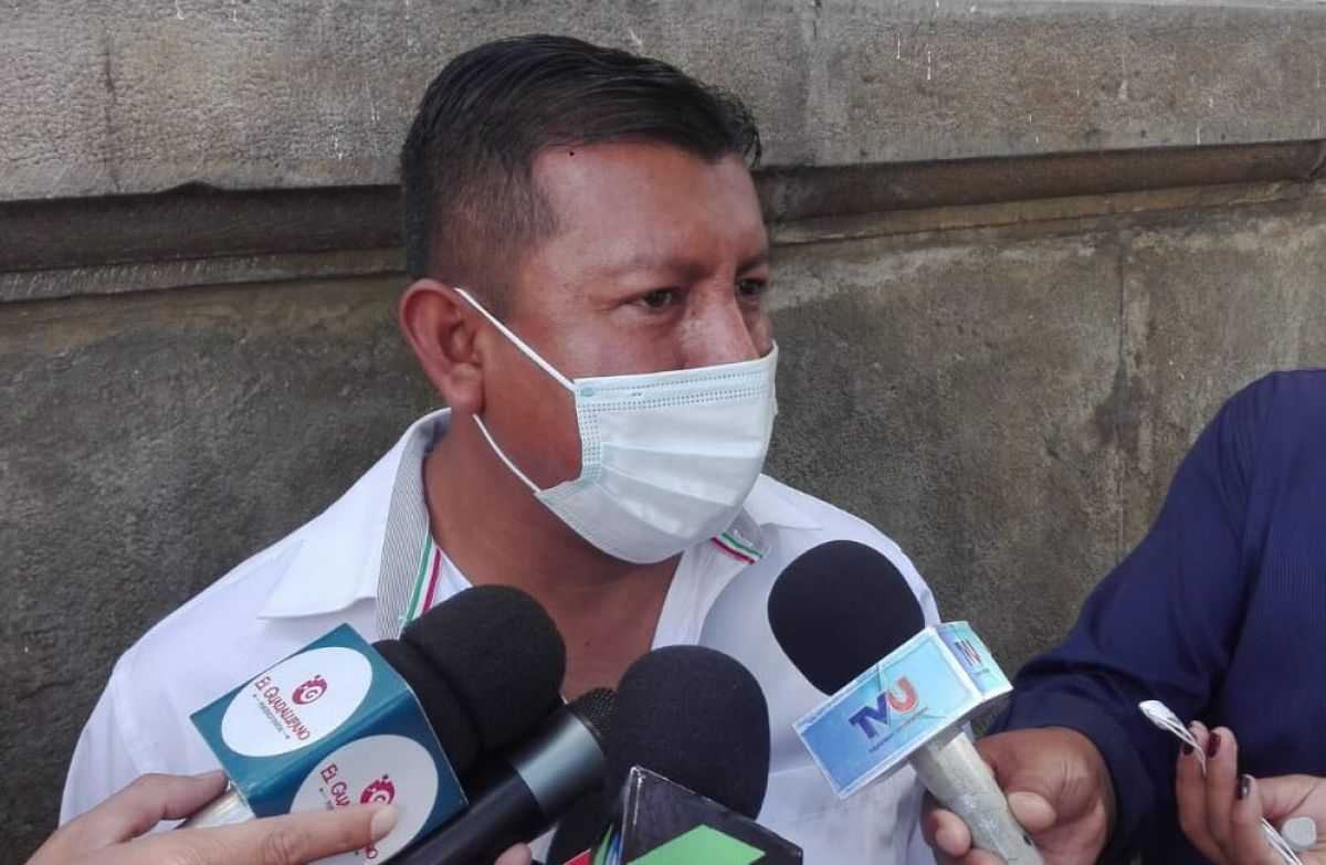 Denuncian que Gandarillas nunca paró adquisición de computadoras y que la licitación fue dirigida a una empresa