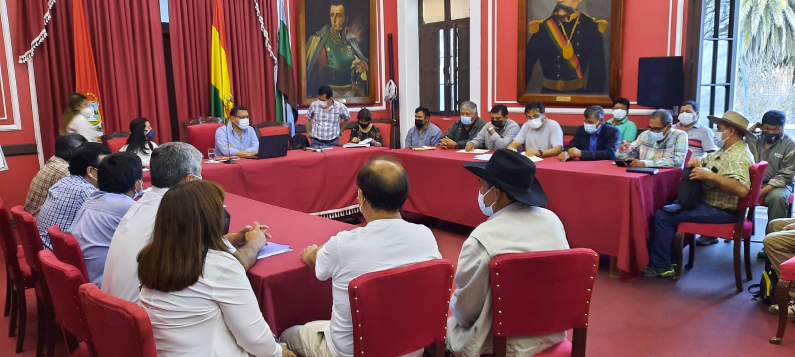 Gobernación de Tarija garantiza entrega de lácteos en la canasta para la tercera edad