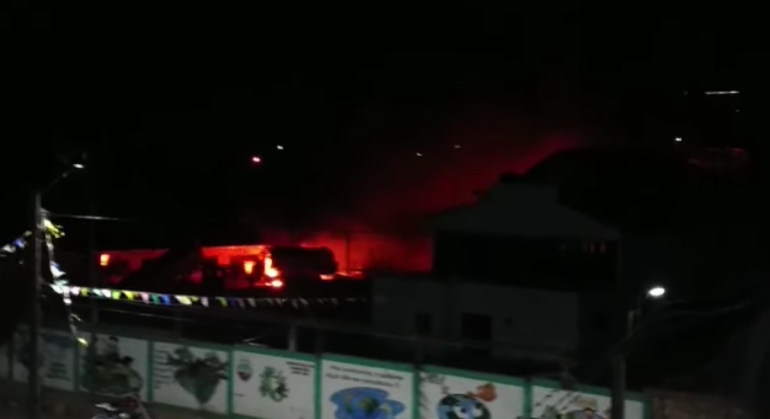 Reportan 12 heridos en explosión y posterior incendio en Camargo