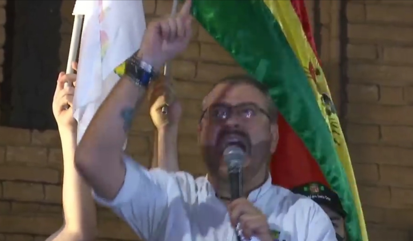 El Comité Cívico Pro Santa Cruz se declara en emergencia ante la sospecha de aprehensión de Rómulo Calvo