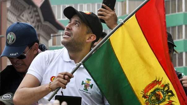 Camacho irá el jueves a La Paz para declarar, dice que «guardar silencio es ofender la lucha del pueblo»