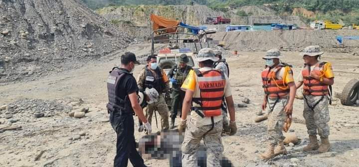 Armada boliviana rescata el cuerpo de uno de los desaparecidos en el río Mapiri