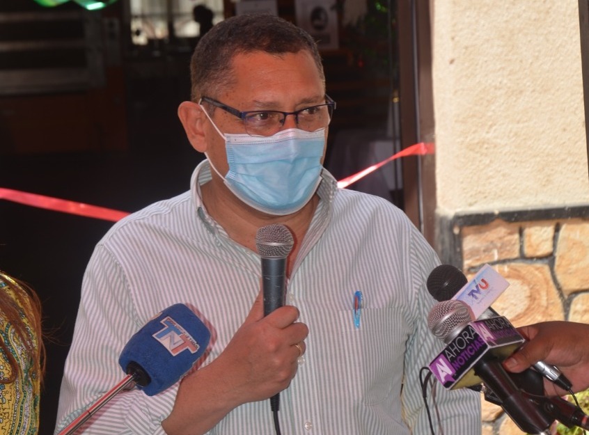 Gobernador de Tarija lamenta presiones políticas del oficialismo a ex fiscal departamental
