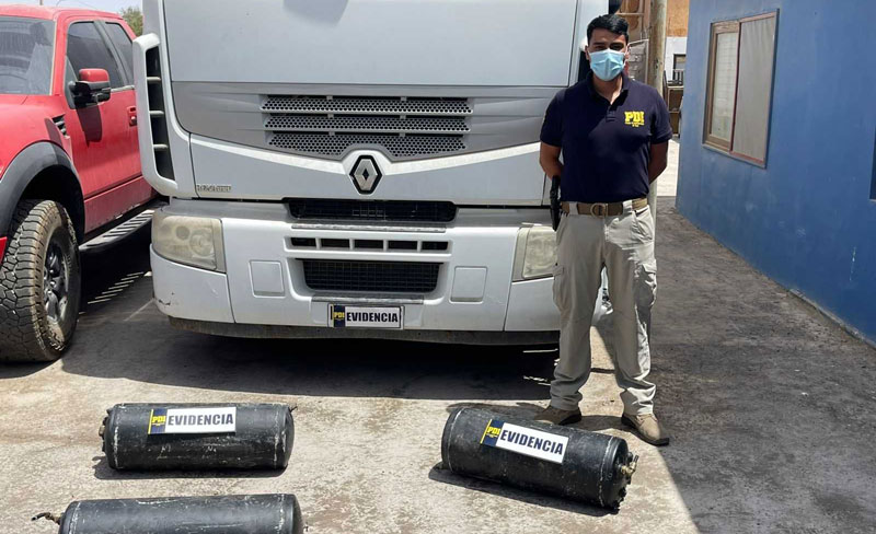 Cae en Chile un boliviano que transportaba 300 kilos de cocaína ocultos en un camión