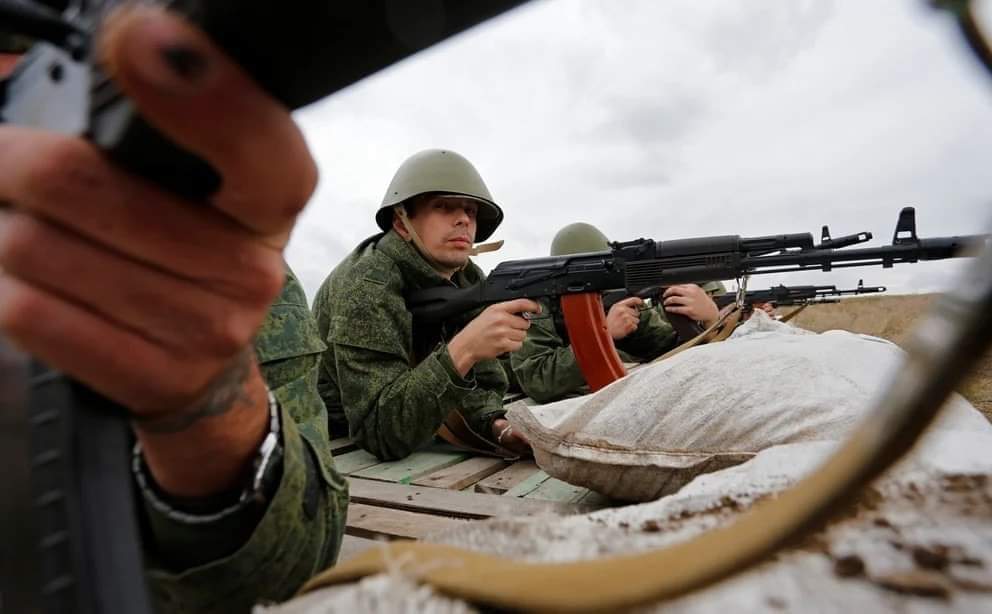 Civiles en Ucrania se preparan para la guerra ante Rusia