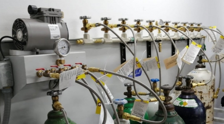 Escandalo: Ministerio de Salud defiende a empresa que incumplió contrato para dotar 16 plantas de oxígeno