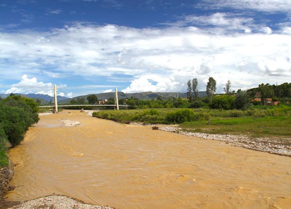 Tarija: Hallan una menor de edad en completo estado de ebriedad a orillas del río Guadalquivir