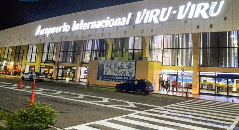 Insólito: Impiden ingreso y devuelven desde Viru Viru a pareja ucraniana que buscaba refugio en Bolivia