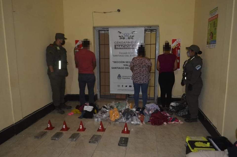 Bolivianos caen con más de cinco kilos se cocaína en Argentina