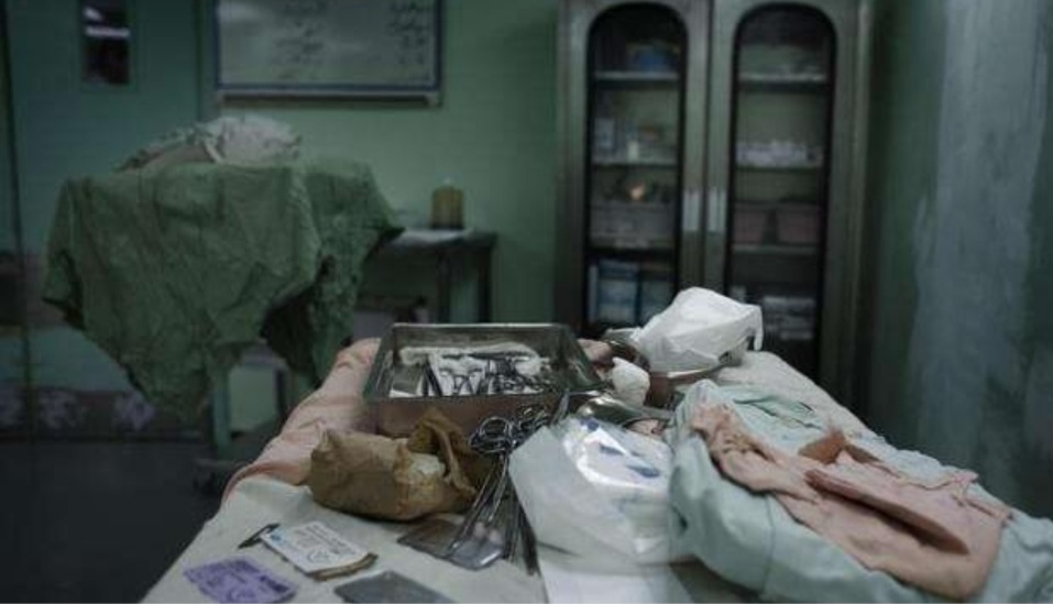 Mujer fue aprehendida por practicarse un aborto; perdió el útero y tiene una infección general