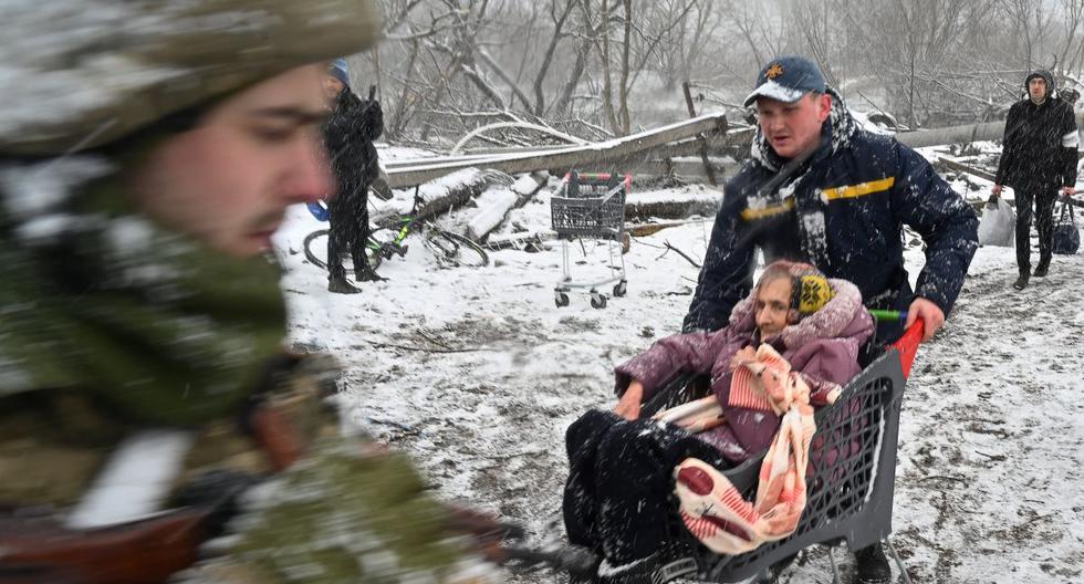 Zelensky confirma que 35.000 civiles fueron evacuados de ciudades ucranianas