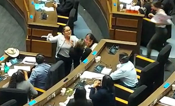 «Estamos como las barras bravas de México’: nuevo bochorno en la Asamblea Legislativa