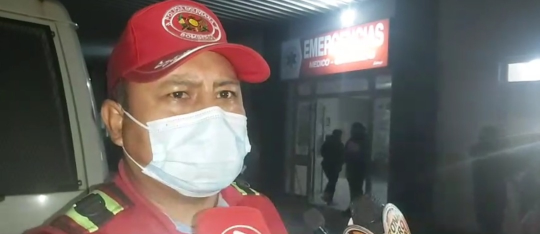Último: Dos personas heridas luego que un vehículo chocará a un semoviente
