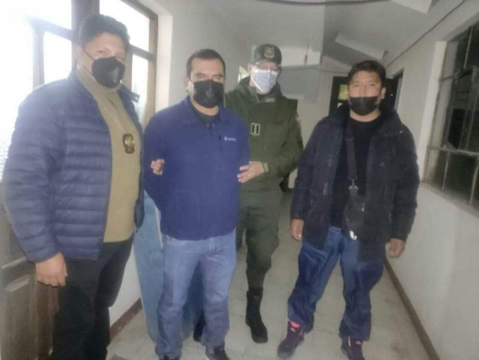 Caen dos oficiales de la Policía por presunto vínculo con casos de vehículos robados en Chile