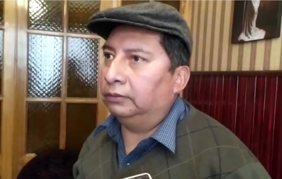Docente denuncia que Max Mendoza pretendía jubilarse como estudiante y estima que generó un daño económico de casi Bs 2.000.000