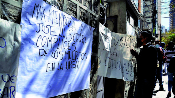 Otros dirigentes “dinosaurios” con denuncias integran el entorno de Max Mendoza