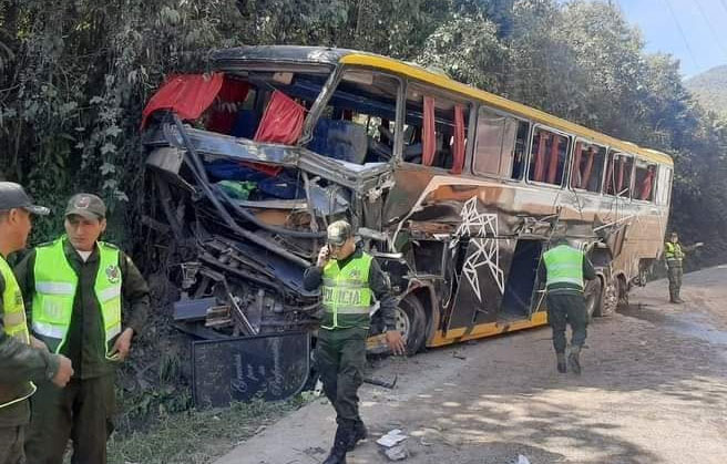 Hecho de tránsito por El Sillar deja dos personas fallecidas y 19 heridas