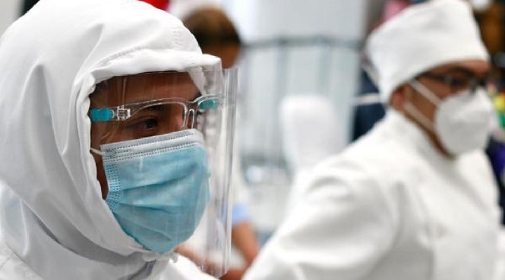 Viudas de médicos víctimas de Covid denuncian que el Gobierno no les paga el seguro
