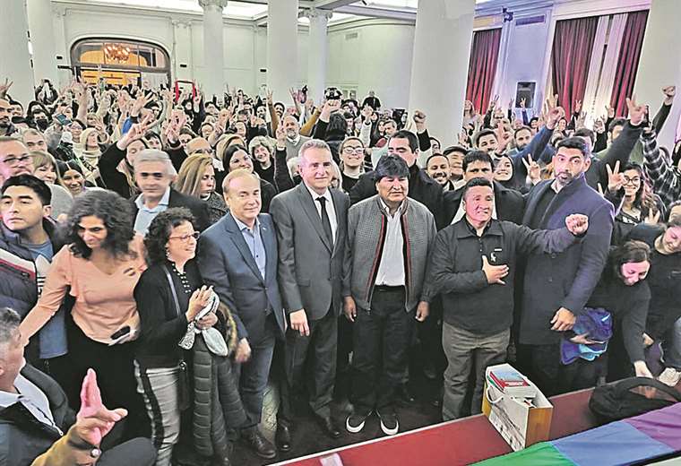 Evo va a Argentina y le preguntan del caso ‘narcoaportes’