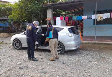 Hallan cuerpos de tres hombres muertos a tiros en un vehículo cerca de Ivirgarzama