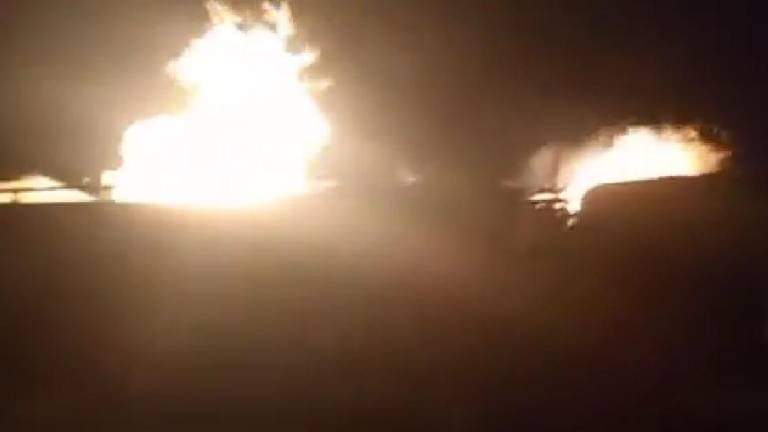 Arde un depósito en Senkata en El Alto