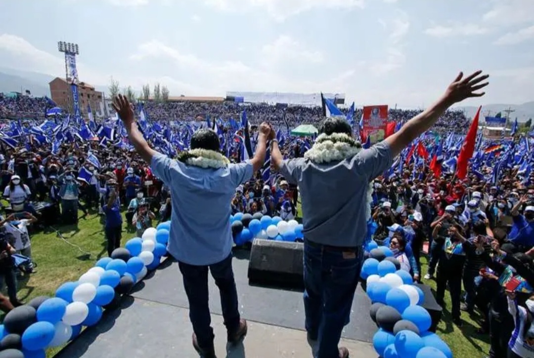 Resultado del censo bajará número de escaños del MAS en el área rural, dicen expertos