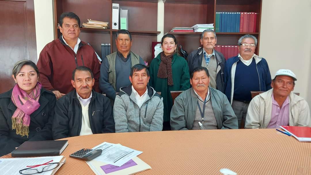 Gobernación y Adultos Mayores acuerdan entrega de cuatro canastas alimentarias