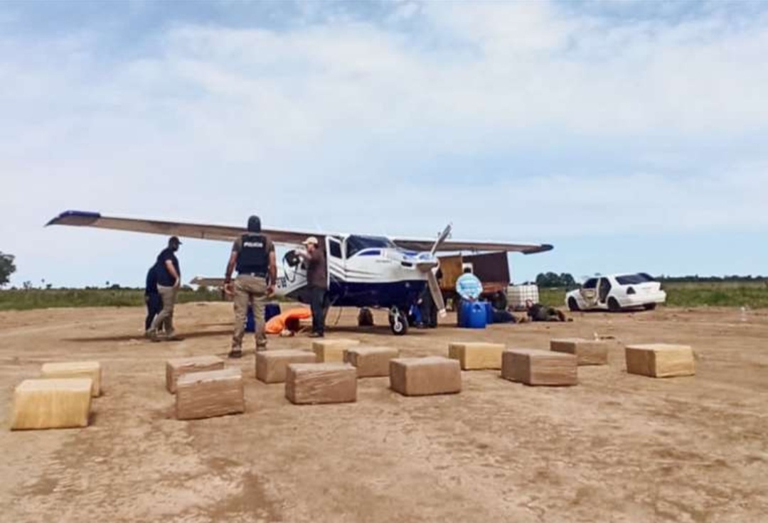 Piloto que cayó con avioneta con droga en Paraguay es militante del MAS y trabaja en BoA