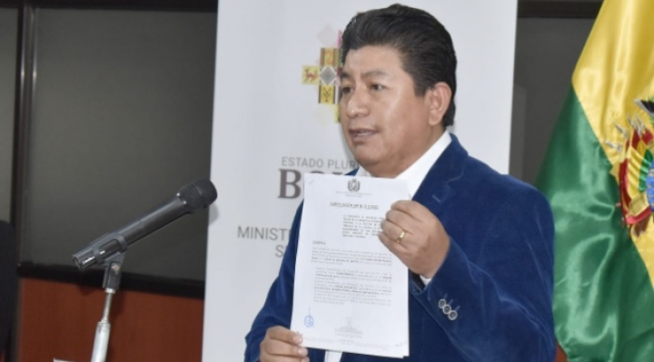 Montaño culpaba a los «pititas» por el retraso en la licitación de la doble vía Sucre- Yamparáez, mientras uno de sus ex asesores cobraba coima