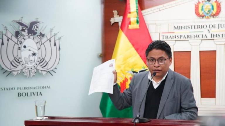 Lima admite irregularidades en ABC e investigan cinco contratos de Evo