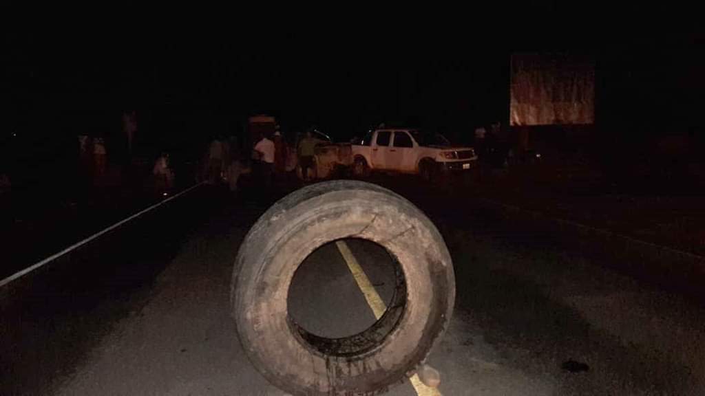 Productores de grano a horas 00:30 iniciaron el bloqueo indefinido de la Ruta 9