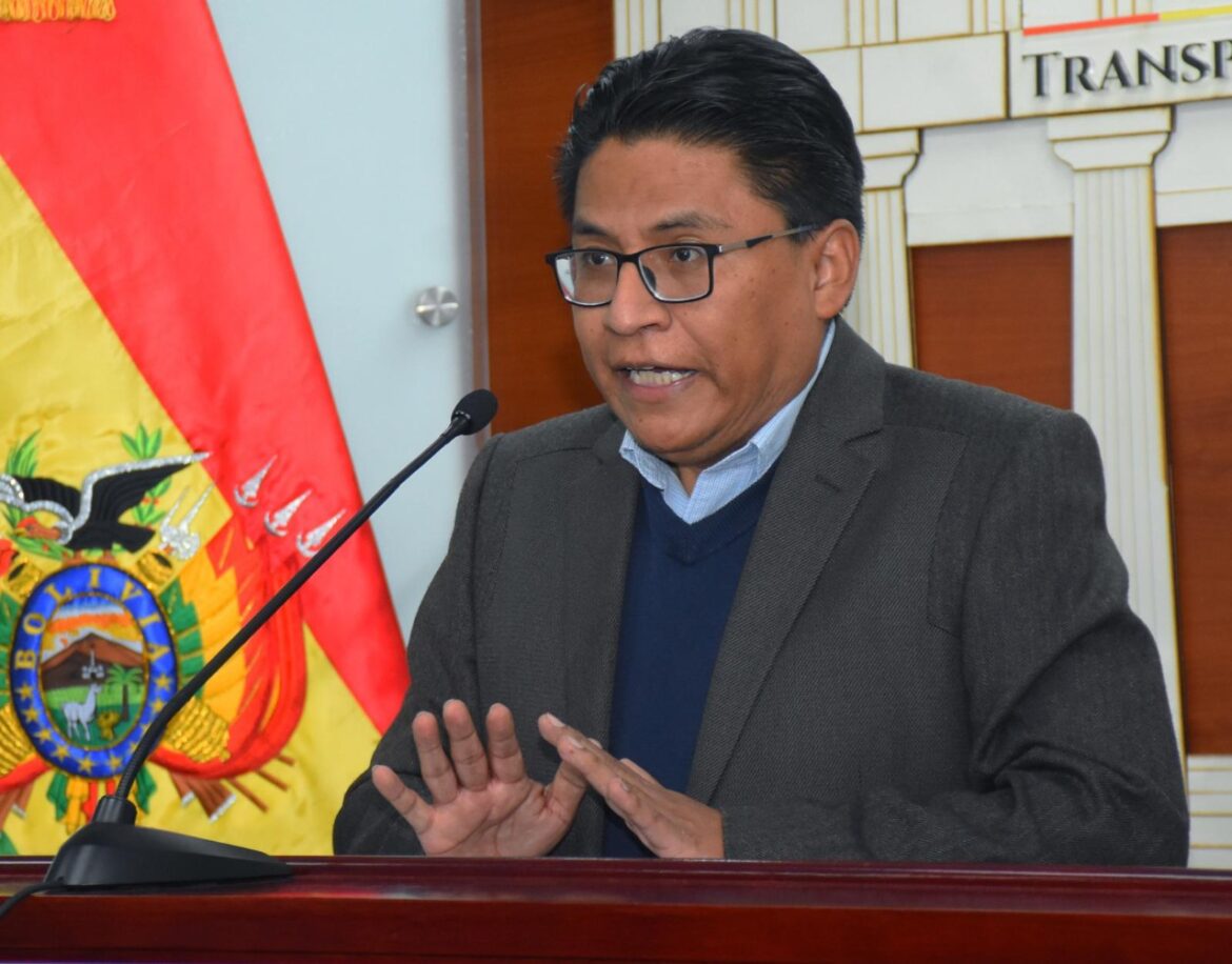 Iván Lima: «No soy cómodo para algunos, como ocurre con tres diputados que solicitan pegas en los ministerios»