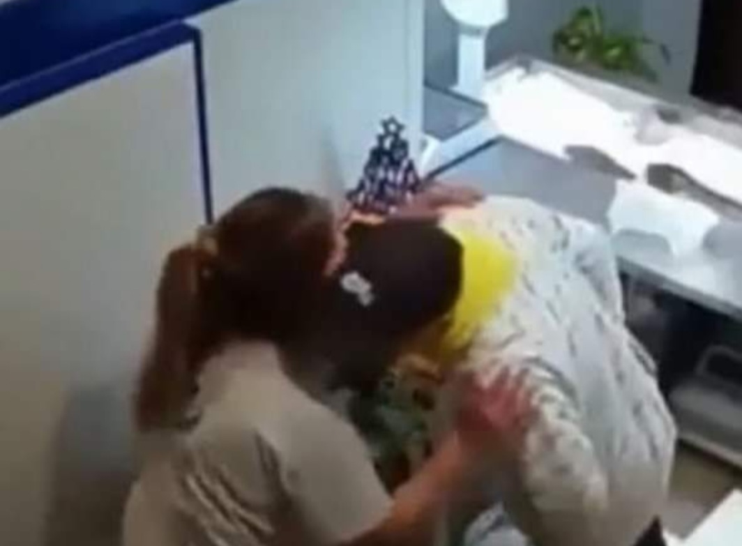 Delincuente robó, se disculpó y se despidió con un beso en Argentina: «Lo necesito»