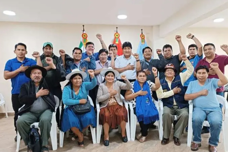 MAS confirma el envío de 2.000 “delegados” a Santa Cruz para eliminar bloqueos