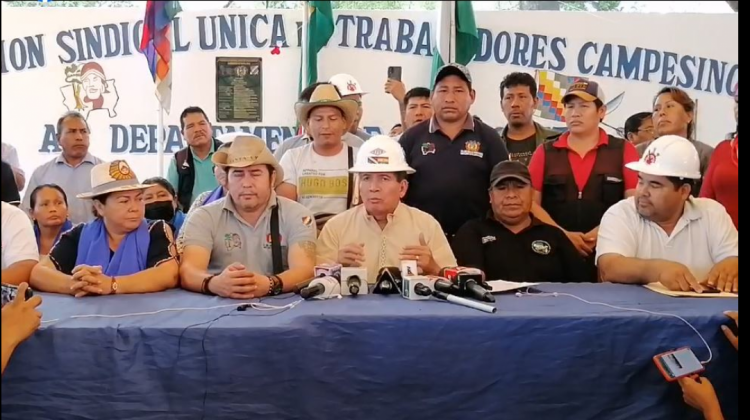 Organizaciones aliadas al MAS amenazan cercar Santa Cruz si en 48 horas no se levanta el paro