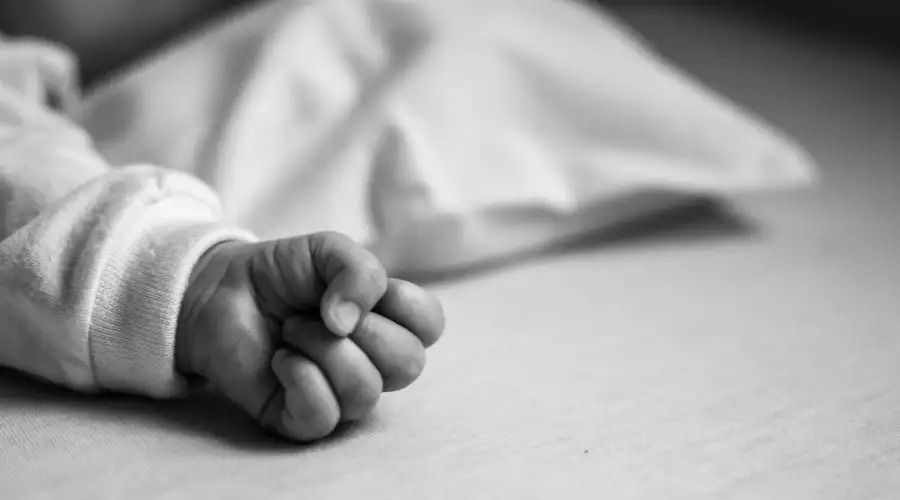 Infanticidio en Tarija: Mujer lanza a su bebé contra un colchón porque empezó a llorar