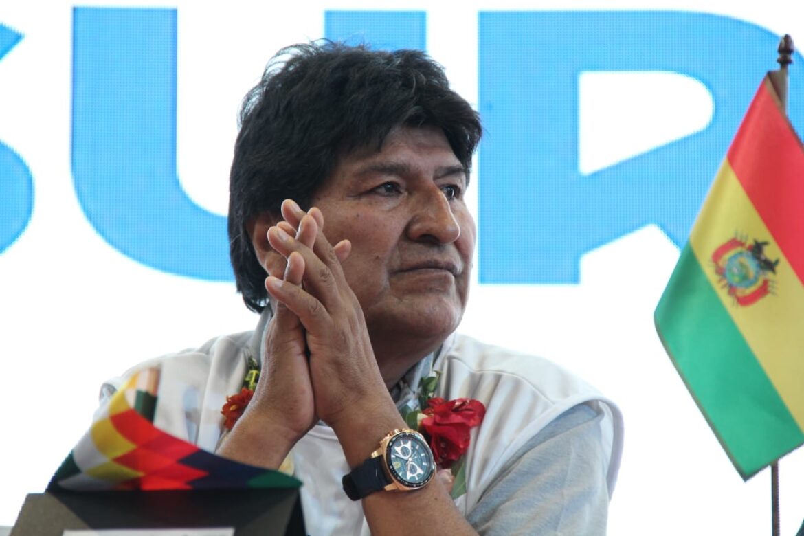 Evo tilda de ‘traidores’ y sometidos a la derecha a los denominados ‘renovadores’