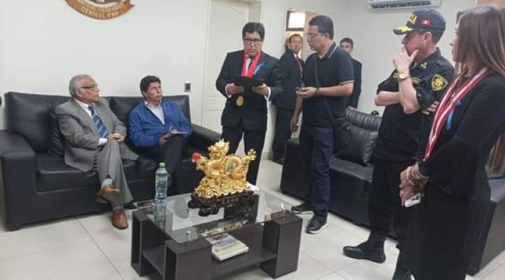 Castillo se dirigía a la Embajada de México cuando fue arrestado por su escolta