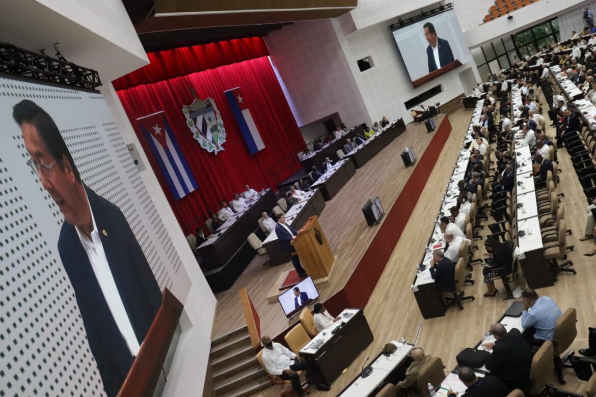 El presidente Arce denuncia en Cuba que la democracia en Bolivia continúa en ‘riesgo’