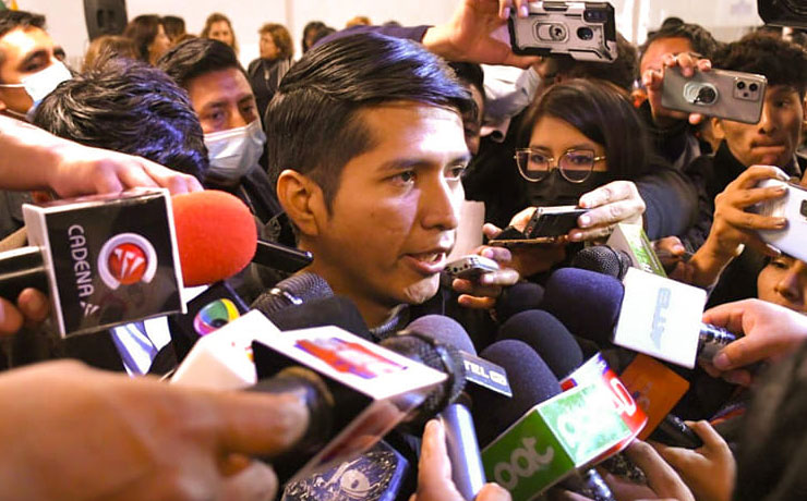 Andrónico dice que aún está sujeta a discusión la propuesta de que Evo sea presidente vitalicio del MAS