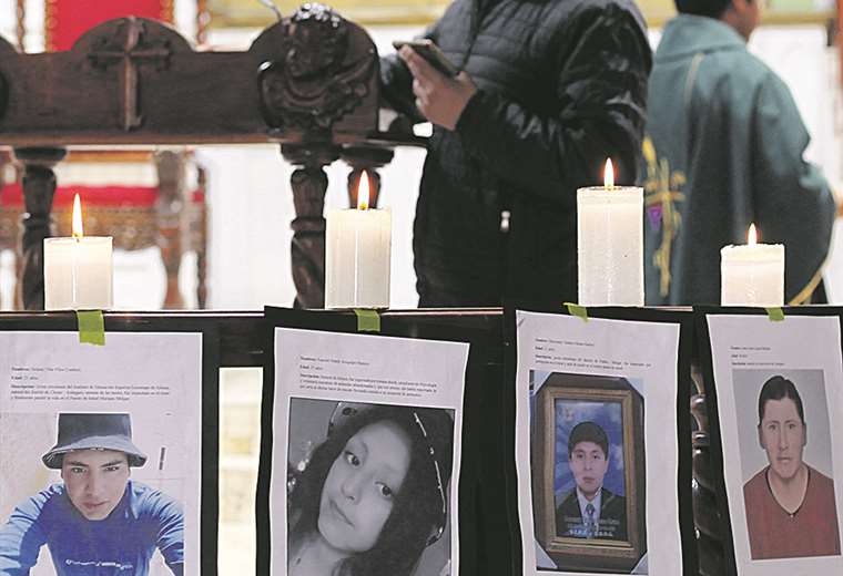 Perú investiga envío de balas desde Bolivia e implican a los ponchos rojos