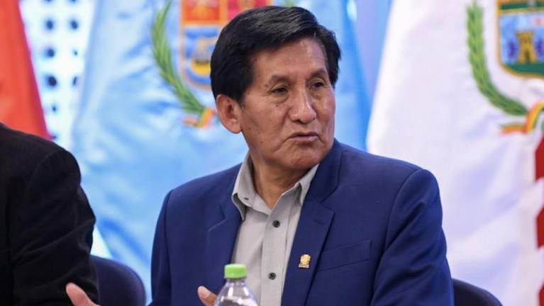 Senador Ajpi cree que los atracos son señal de que la economía “está funcionando muy bien”