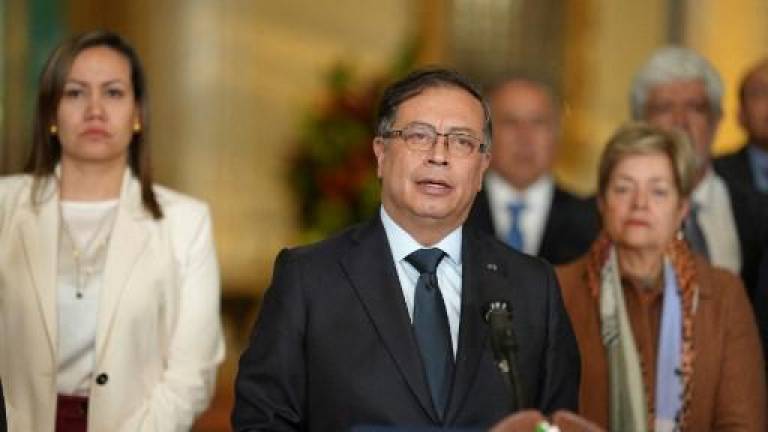 Presidente de Colombia pide investigar a su hijo y hermano por posible corrupción